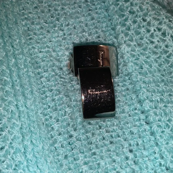 Salvatore Ferragamo clip on earrings silver tone - Picture 6 of 6